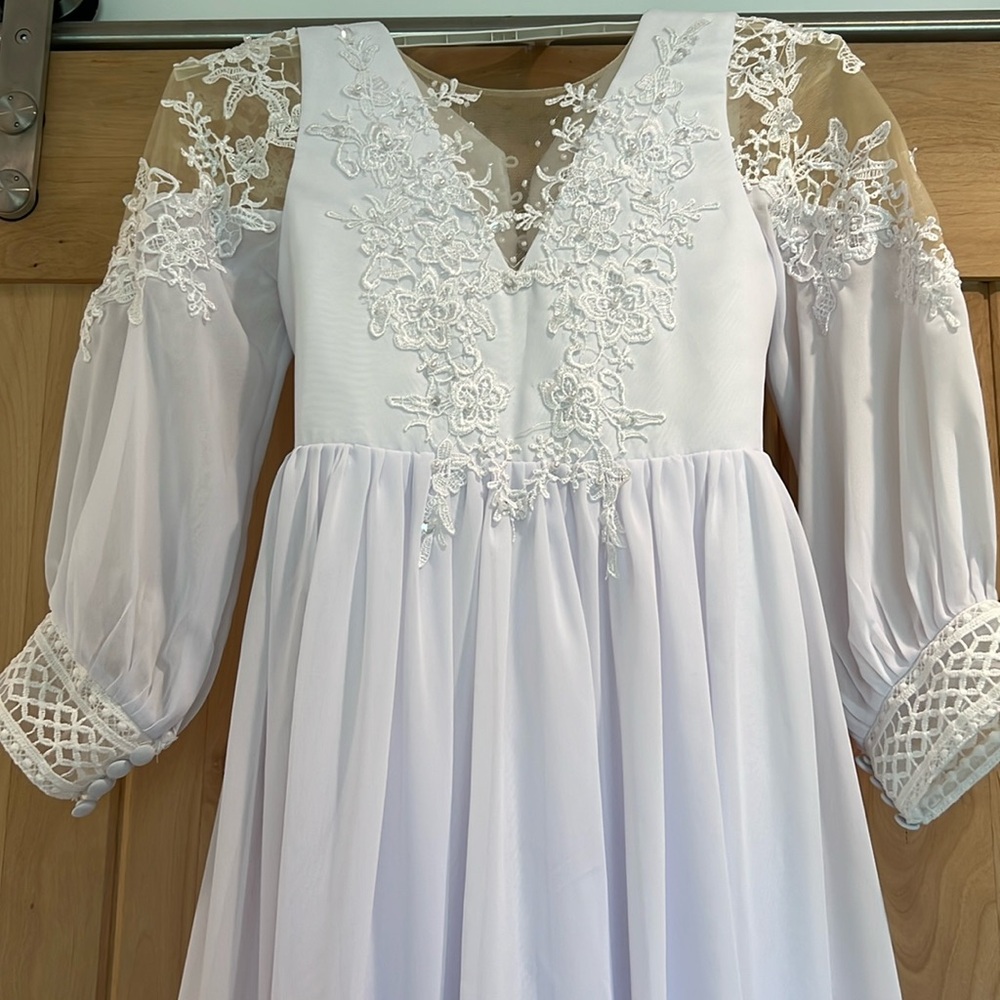 White formal dress. Baptism, First Communion, Flower Girl dress. Pristine 🤍